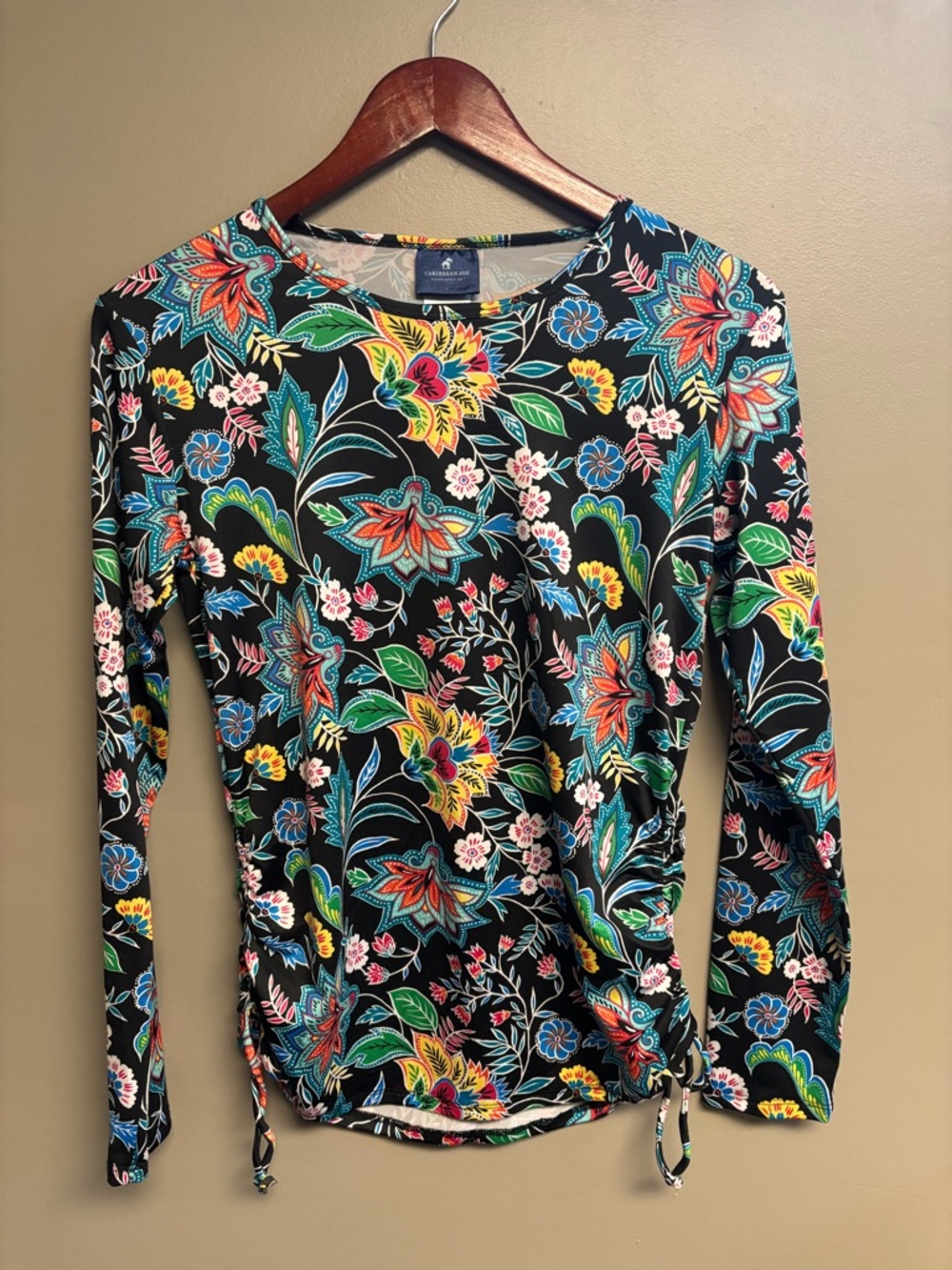 Caribbean Joe Black Floral Long-Sleeve Twist-Hem Swim Top